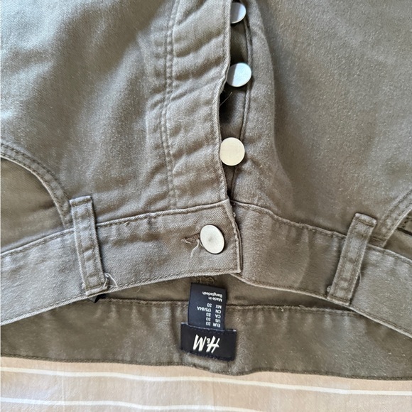 H&M Stylish Olive Green Pants - Picture 2 of 3